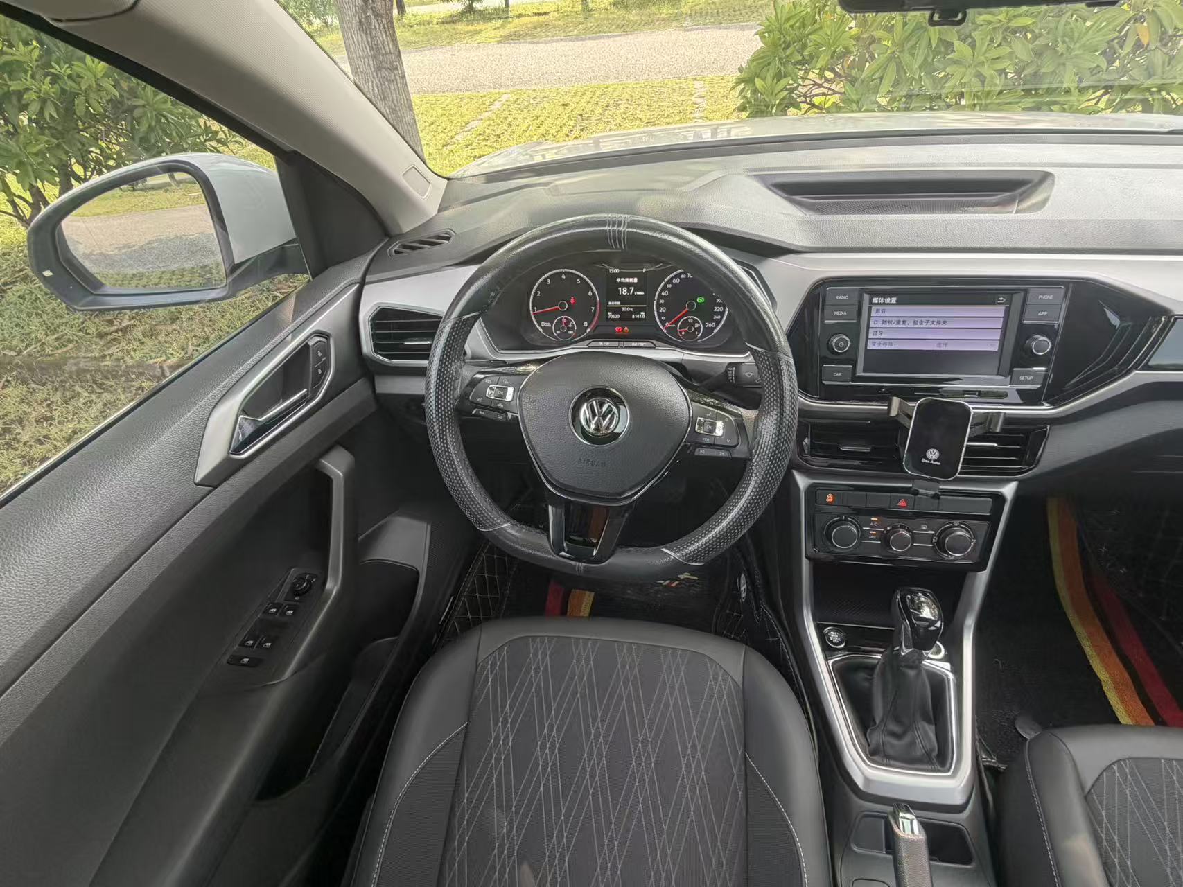 Volkswagen T-Cross 2021 #9 Volkswagen T-Cross 2021 car image #9