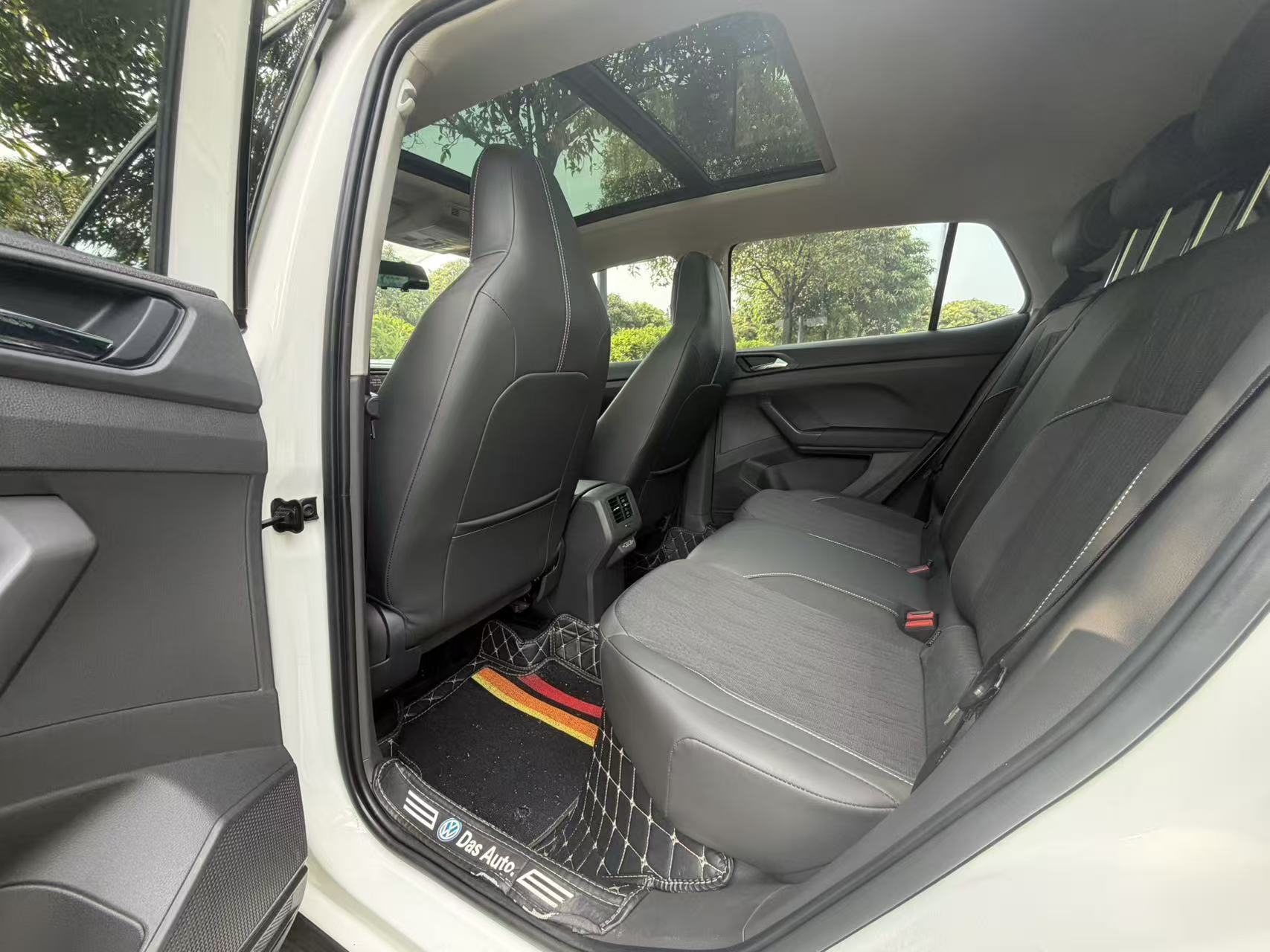 Volkswagen T-Cross 2021 #13 Volkswagen T-Cross 2021 car image #13