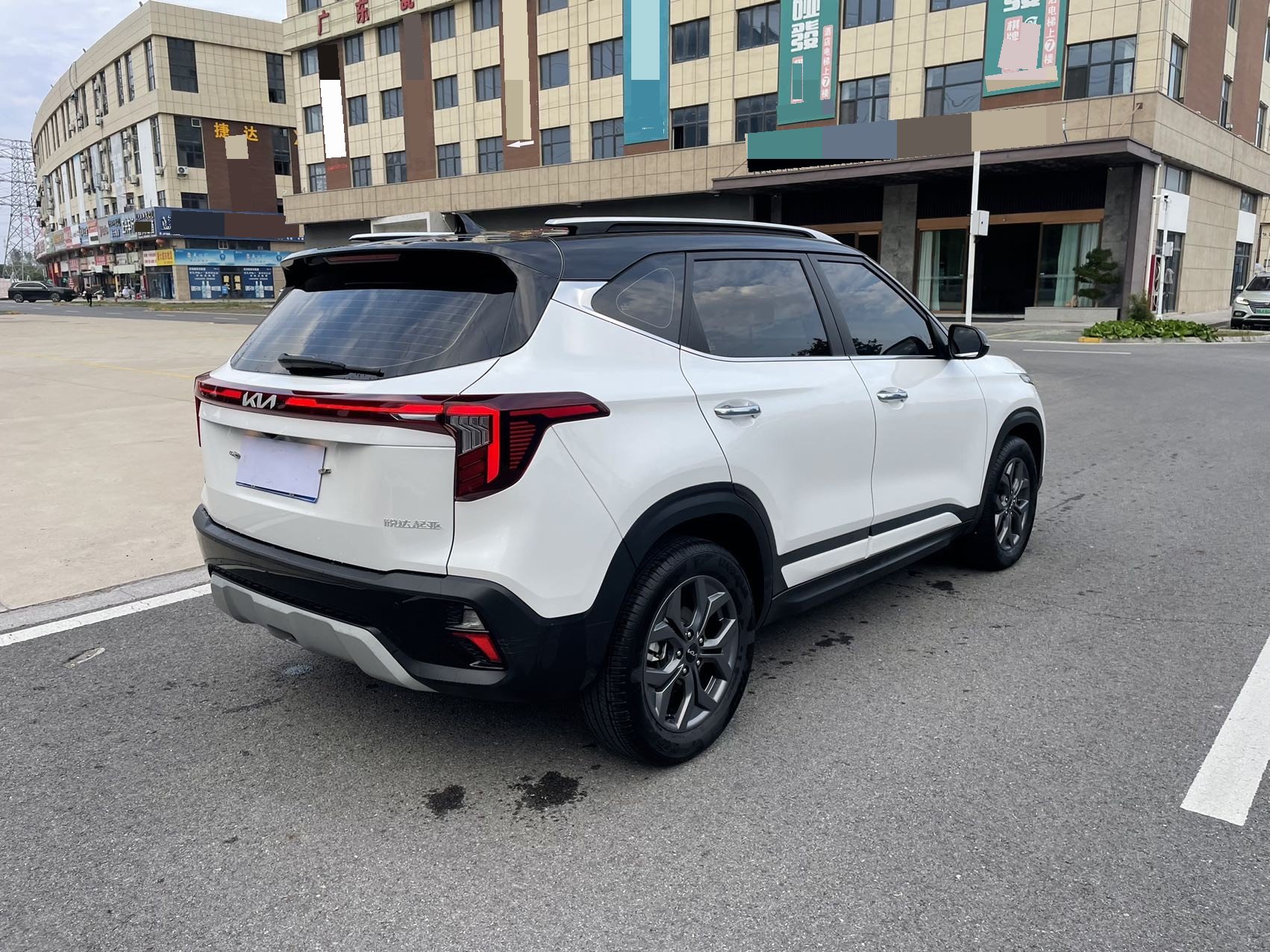 Kia Seltos 2023 immagine di auto #9