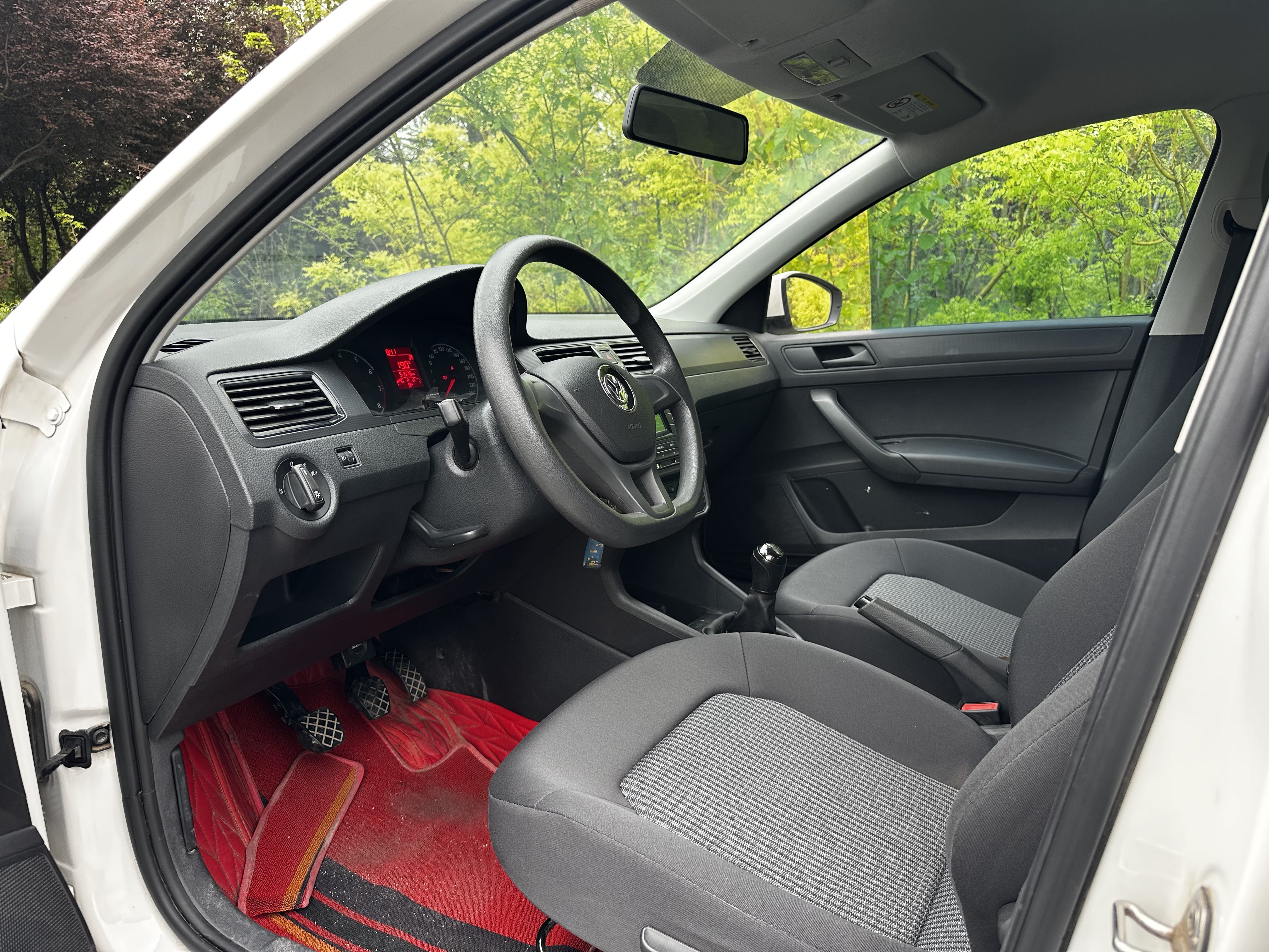 Volkswagen Santana 2023 car image #5