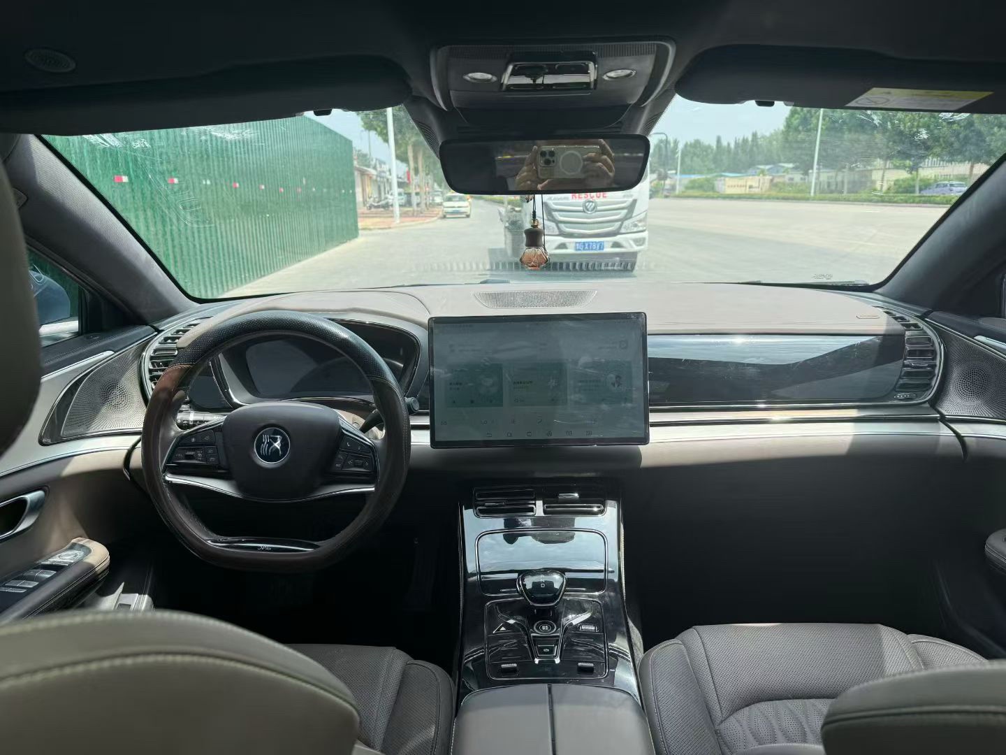 BYD Han 2023 #4 BYD Han 2023 car image #4