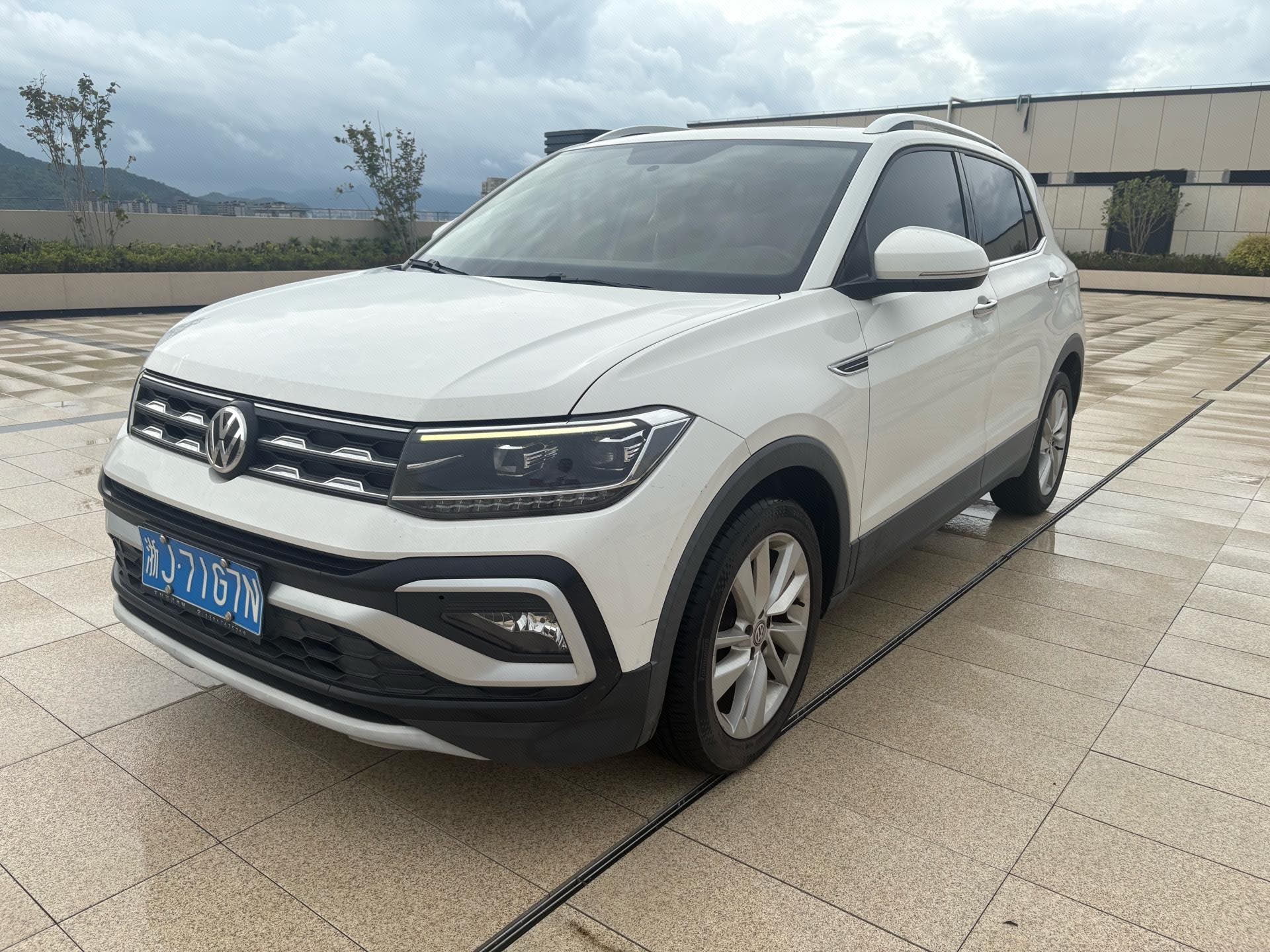 Volkswagen T-Cross 2020 Volkswagen T-Cross 2020 car image
