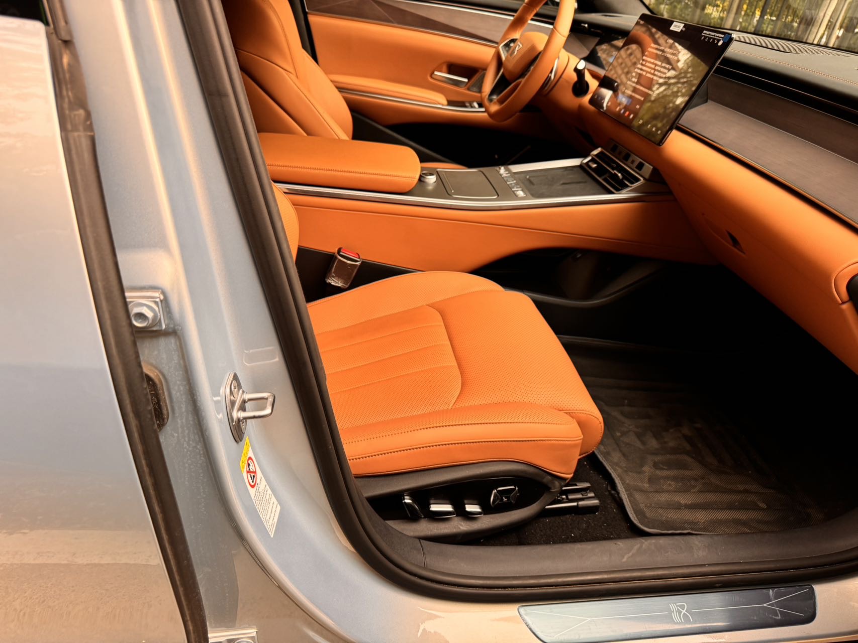 BYD HanL 2025 car image #3