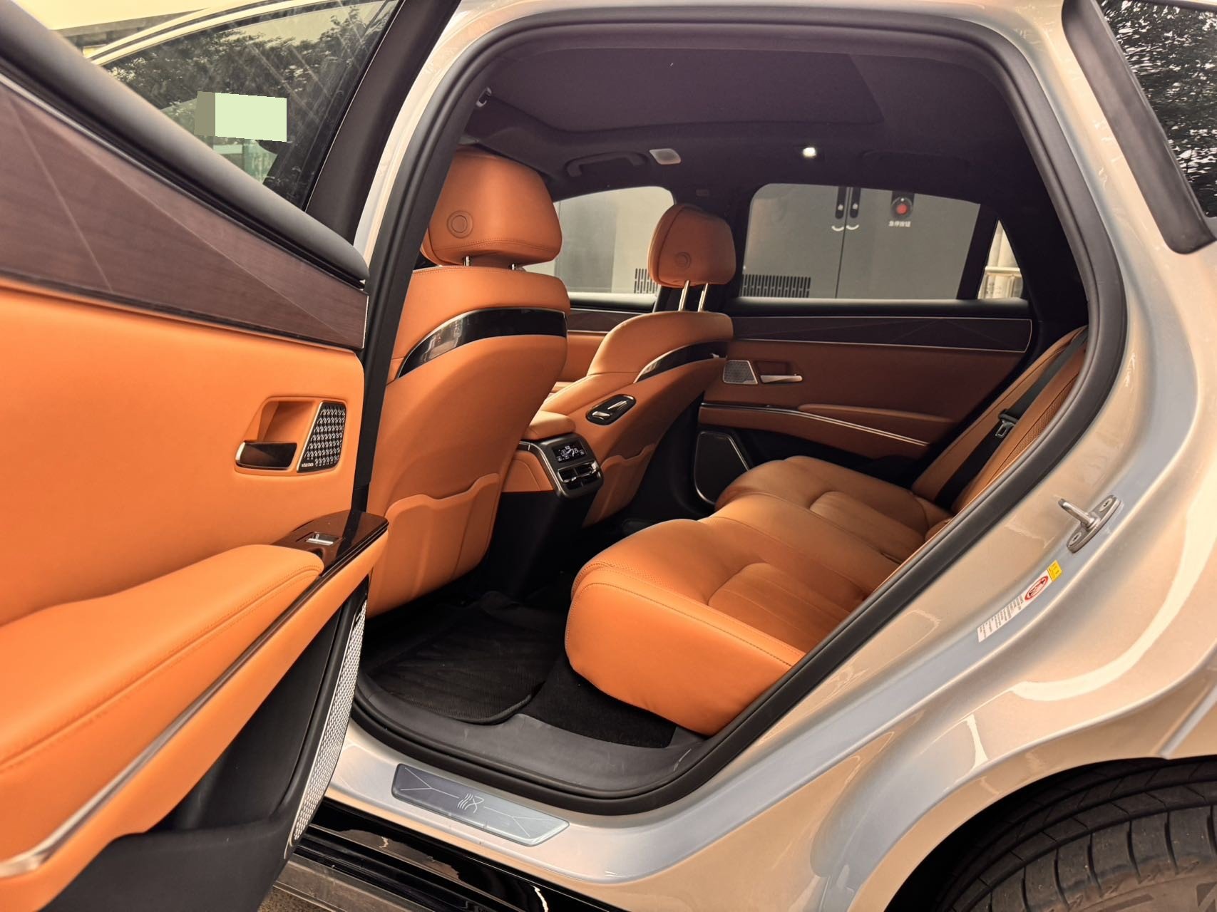 BYD HanL 2025 car image #10