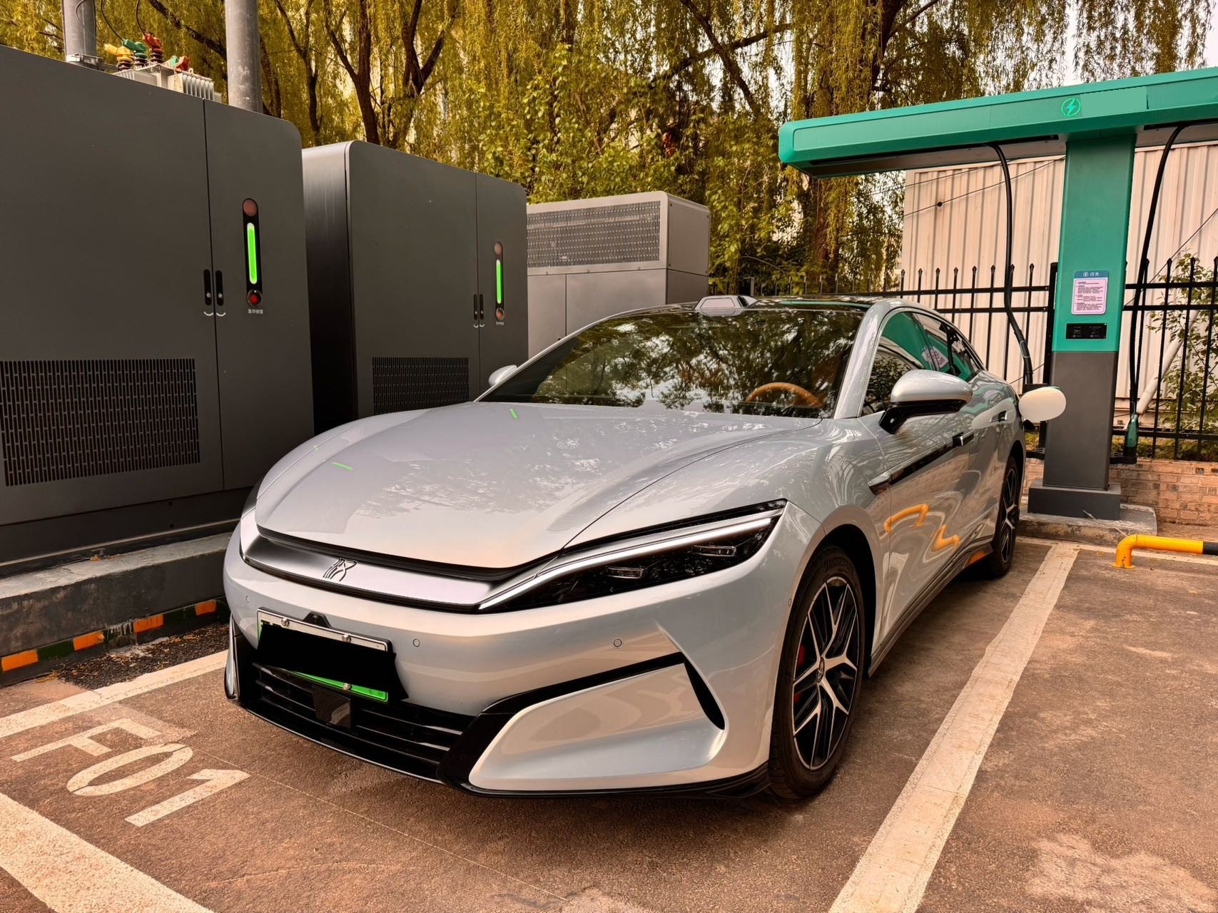 BYD HanL 2025 car image 