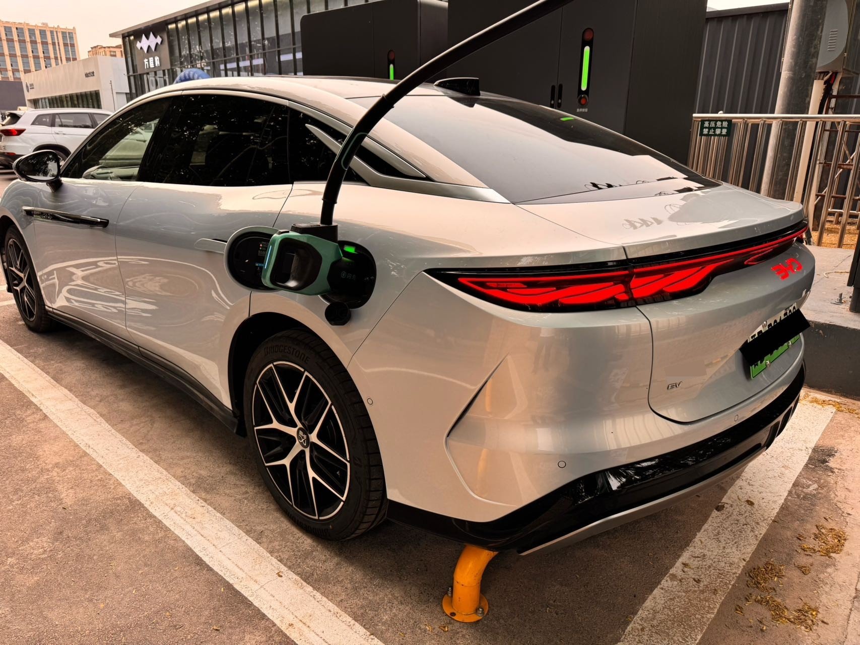 BYD HanL 2025 car image #7