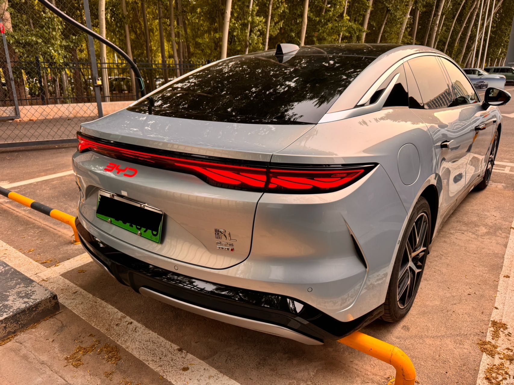 BYD HanL 2025 car image #8