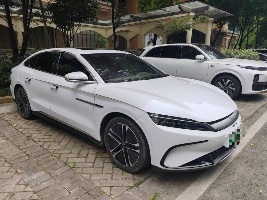 BYD Han 2023 immagine di auto #3
