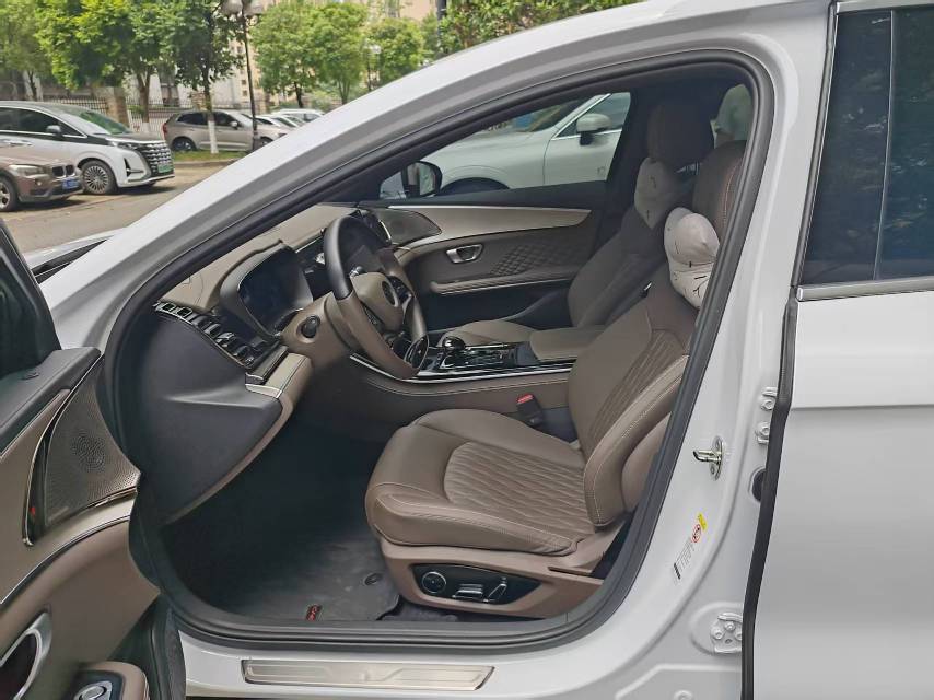 BYD Han 2023 immagine di auto #7