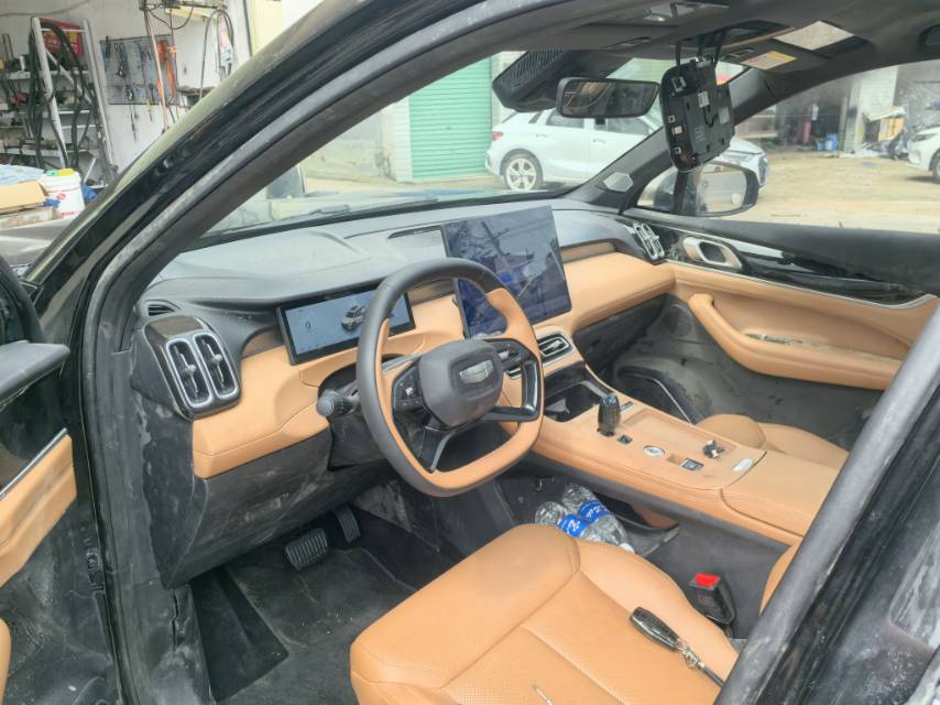 GEELY Boyue L 2025 car image #4
