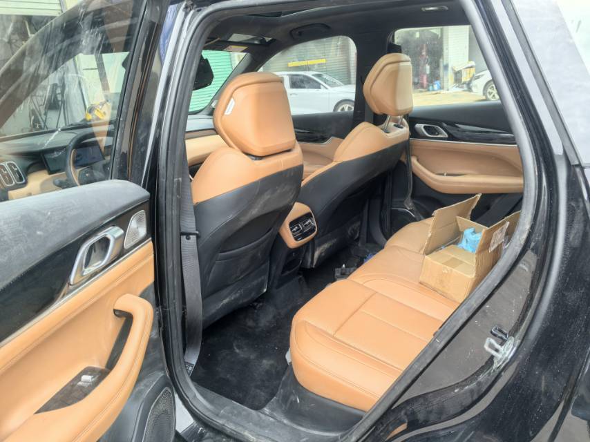 GEELY Boyue L 2025 car image #5