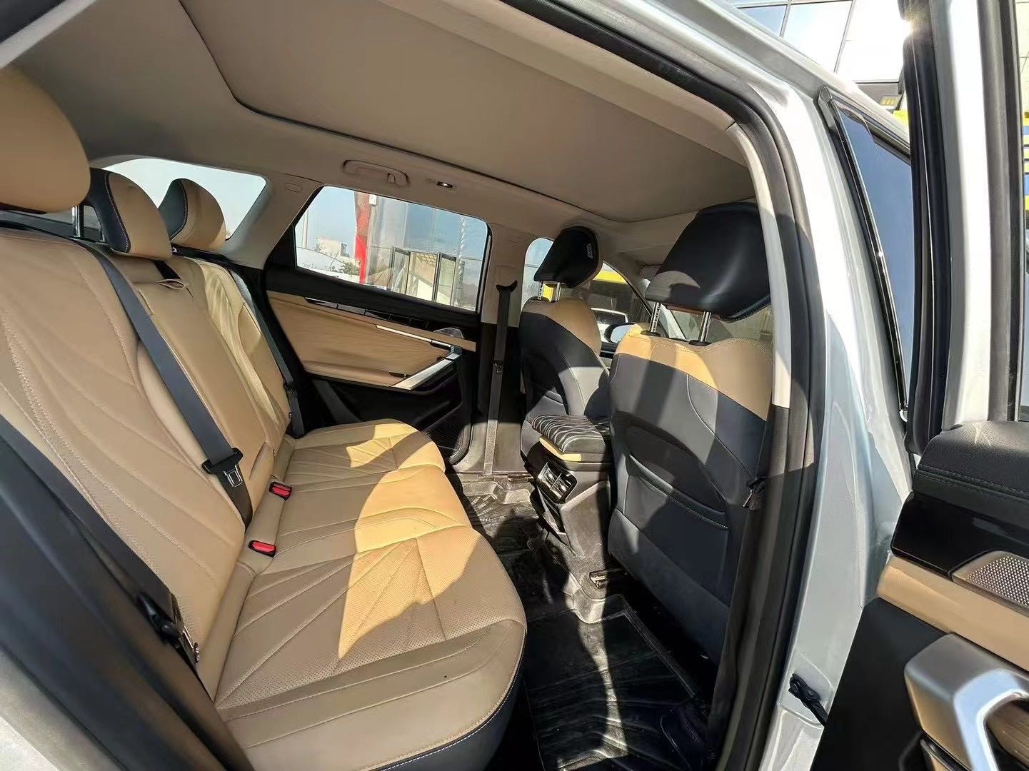 GEELY Boyue L 2023 car image #6