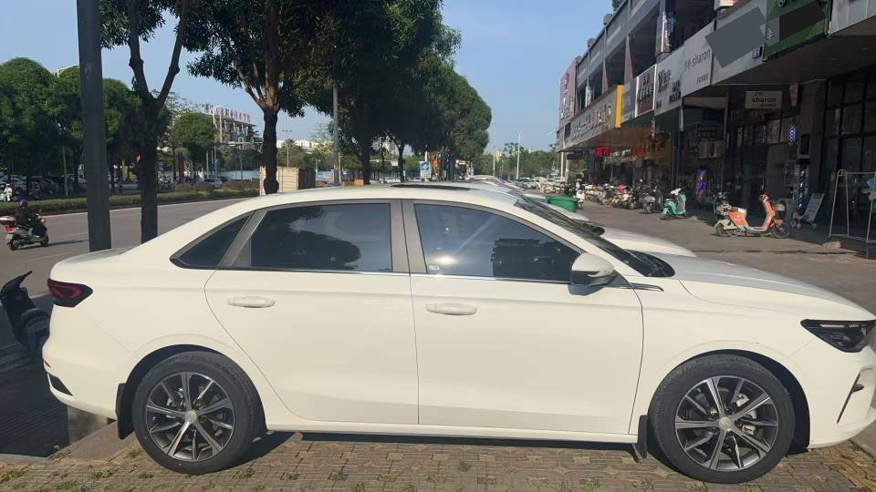 GEELY Emgrand 2023 imagen de coche #6