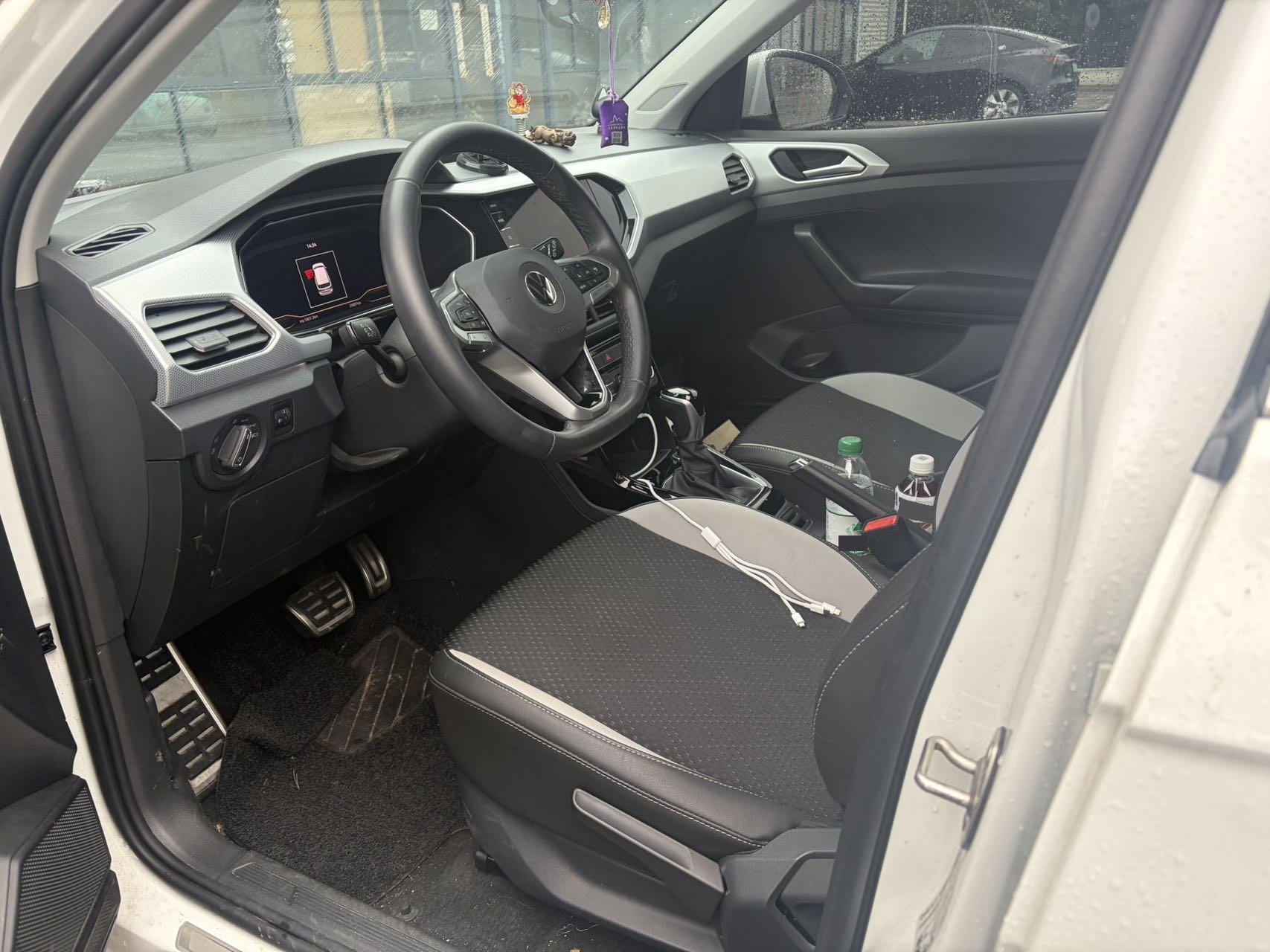 2023 car image #3