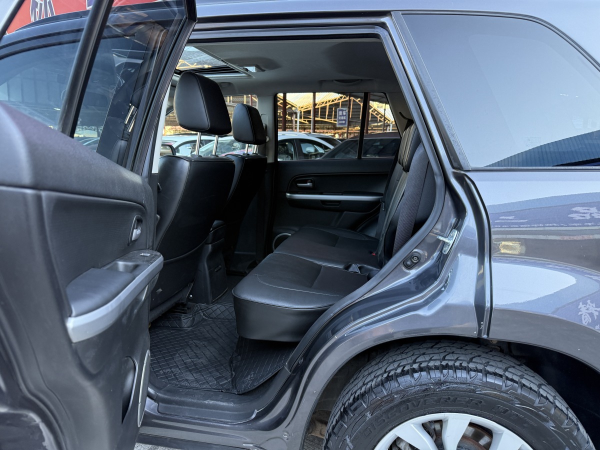 铃木 超级维特拉 2012 汽车图片 #8