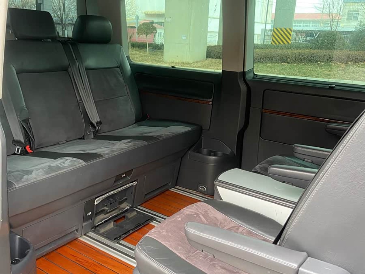 Volkswagen Multivan 2012 immagine di auto #6