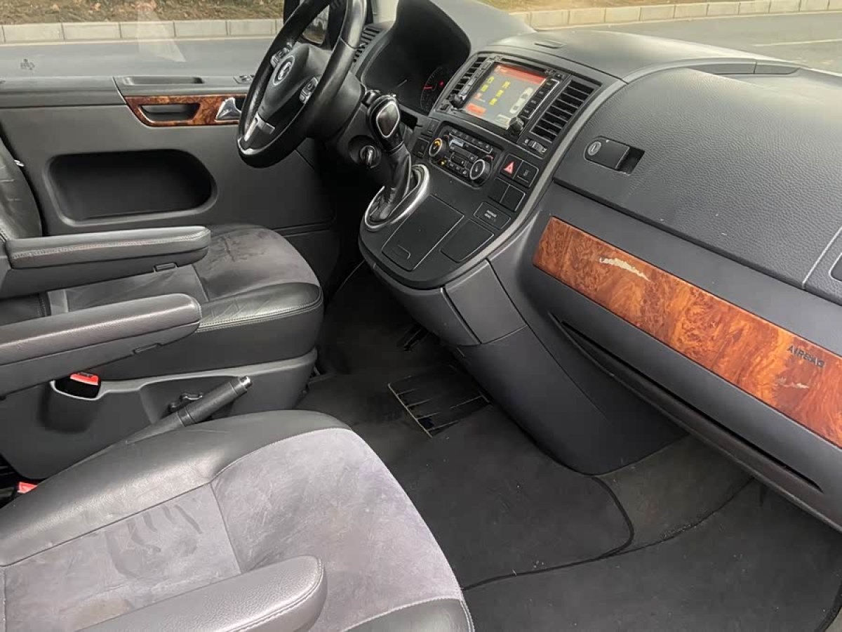 Volkswagen Multivan 2012 immagine di auto #7