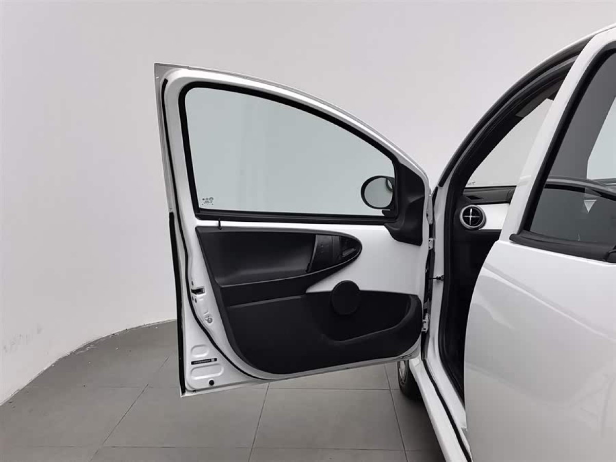 BYD e1 2020 #8 BYD e1 2020 صورة سيارة #8