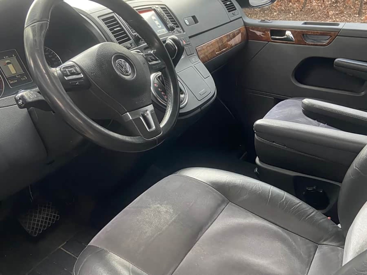 Volkswagen Multivan 2012 immagine di auto #8