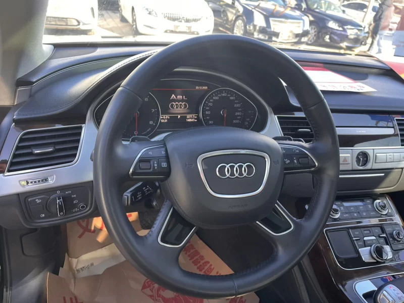 Audi A8 2014 car image #5