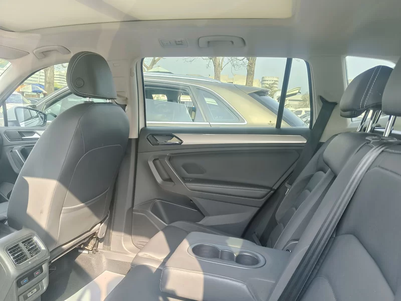 Volkswagen Tiguan L 2017 car image #6