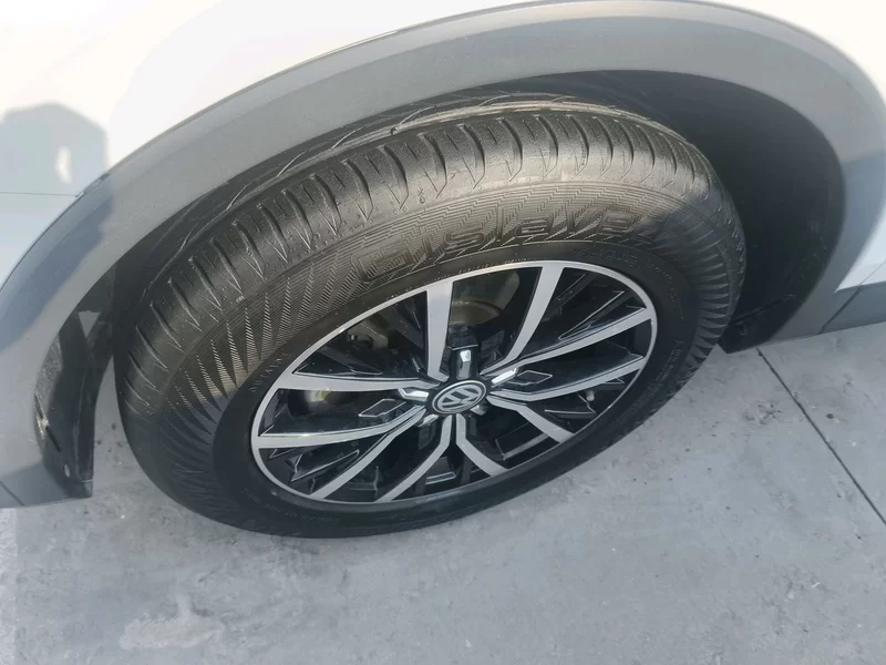 Volkswagen Tiguan L 2017 car image #2