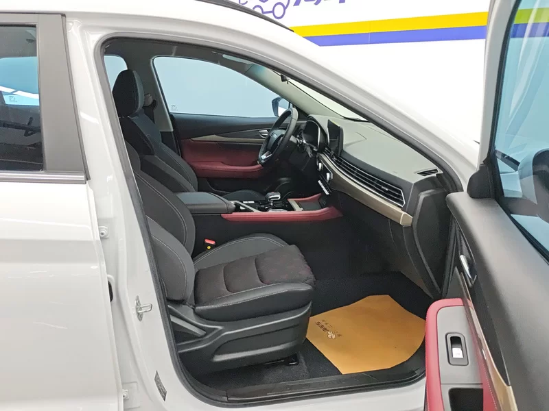 Jetour X70 2023 car image #18