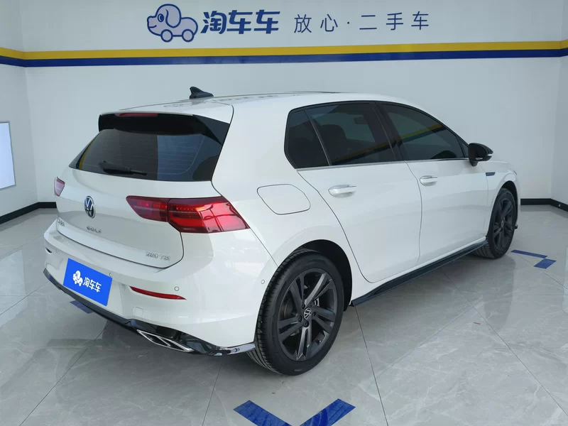 Volkswagen Golf 2024 #2 Volkswagen Golf 2024 صورة سيارة #2