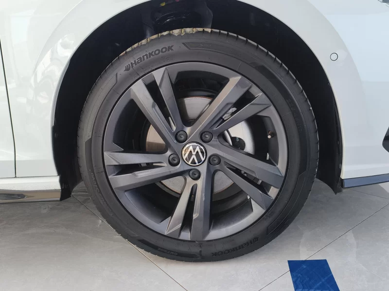 Volkswagen Golf 2024 #6 Volkswagen Golf 2024 صورة سيارة #6