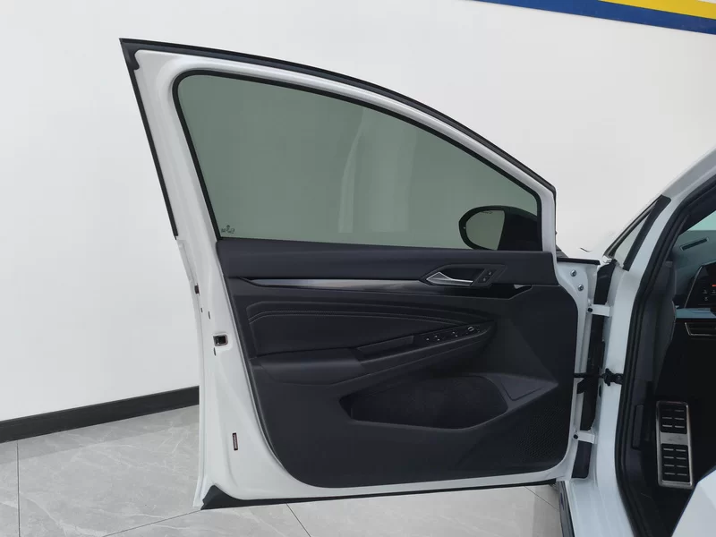 Volkswagen Golf 2024 #9 Volkswagen Golf 2024 صورة سيارة #9