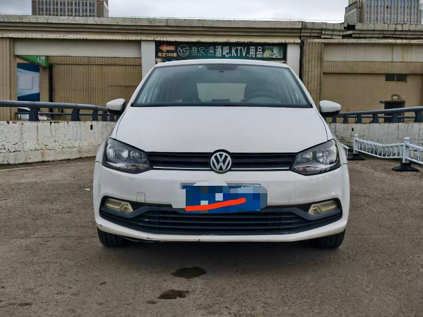 Volkswagen Polo 2015 car image #4