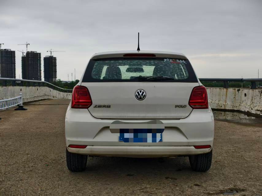 Volkswagen Polo 2015 car image #7