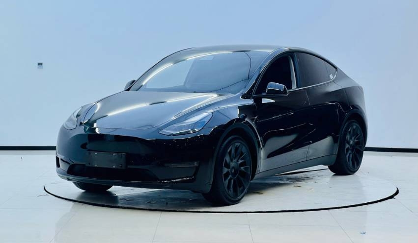Tesla Model Y 2021 #2 Tesla Model Y 2021 car image #2