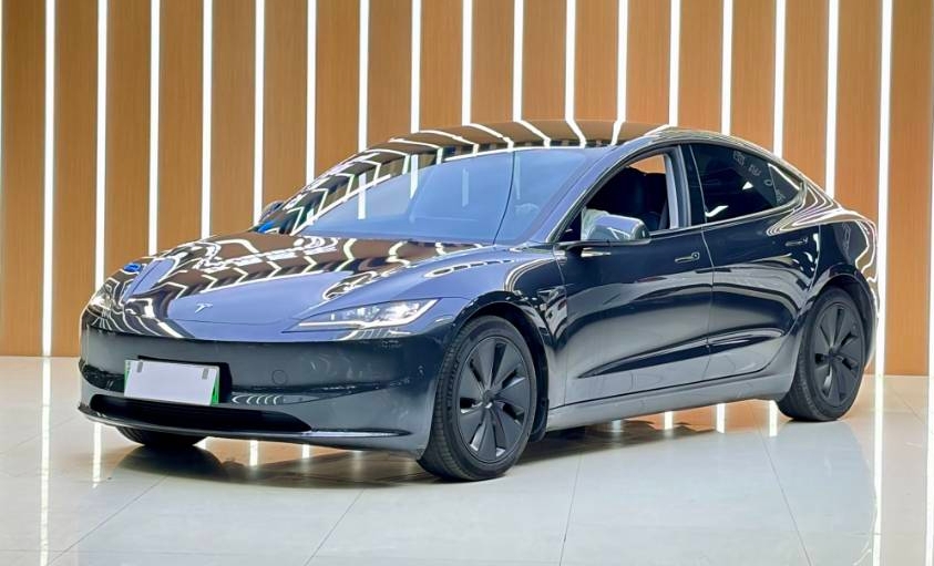 2024 immagine di auto #2