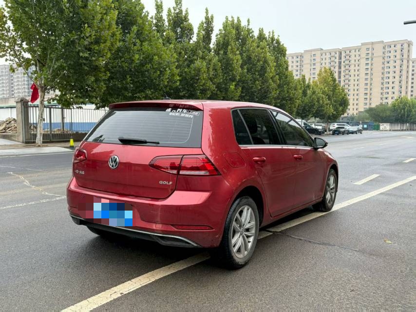 Volkswagen Golf 2018 car image #10