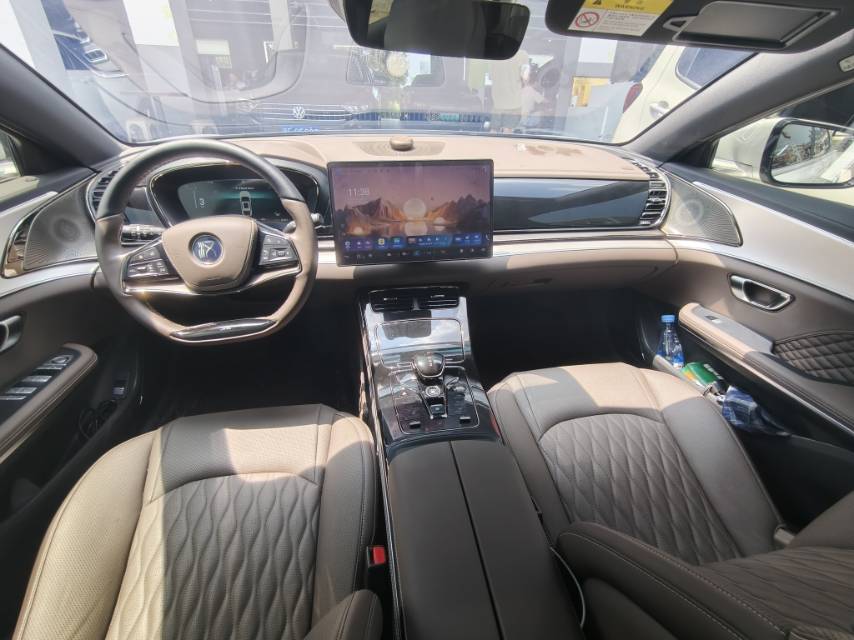 BYD Han 2024 car image #8