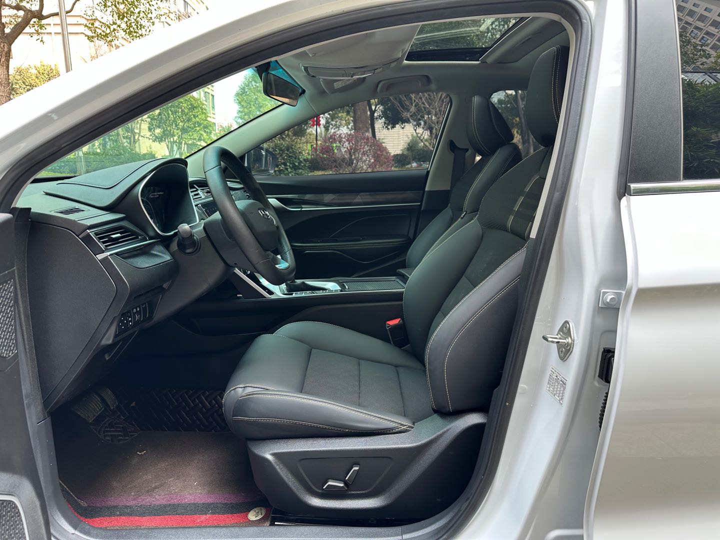GEELY Binray 2021 car image #6