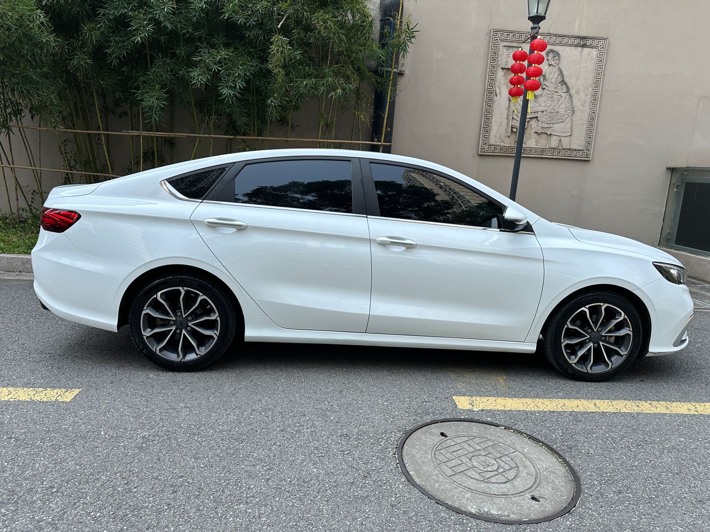 GEELY Binray 2021 car image #9