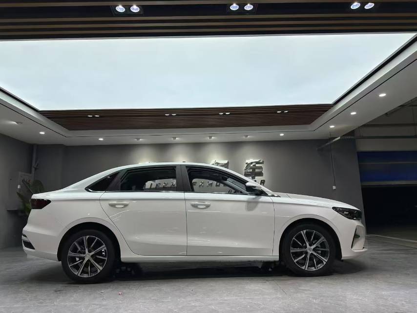 GEELY Emgrand 2022 #10 GEELY Emgrand 2022 car image #10