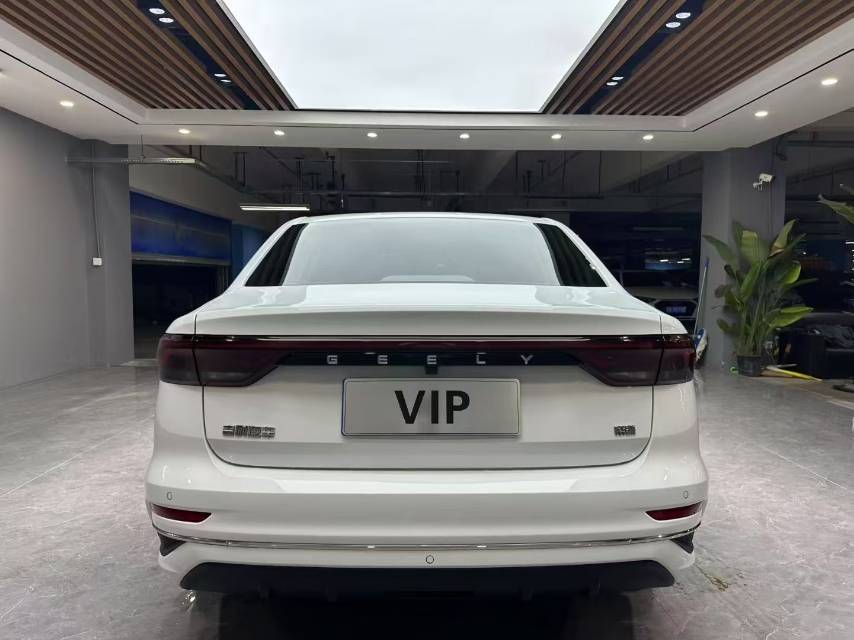 GEELY Emgrand 2022 #11 GEELY Emgrand 2022 car image #11
