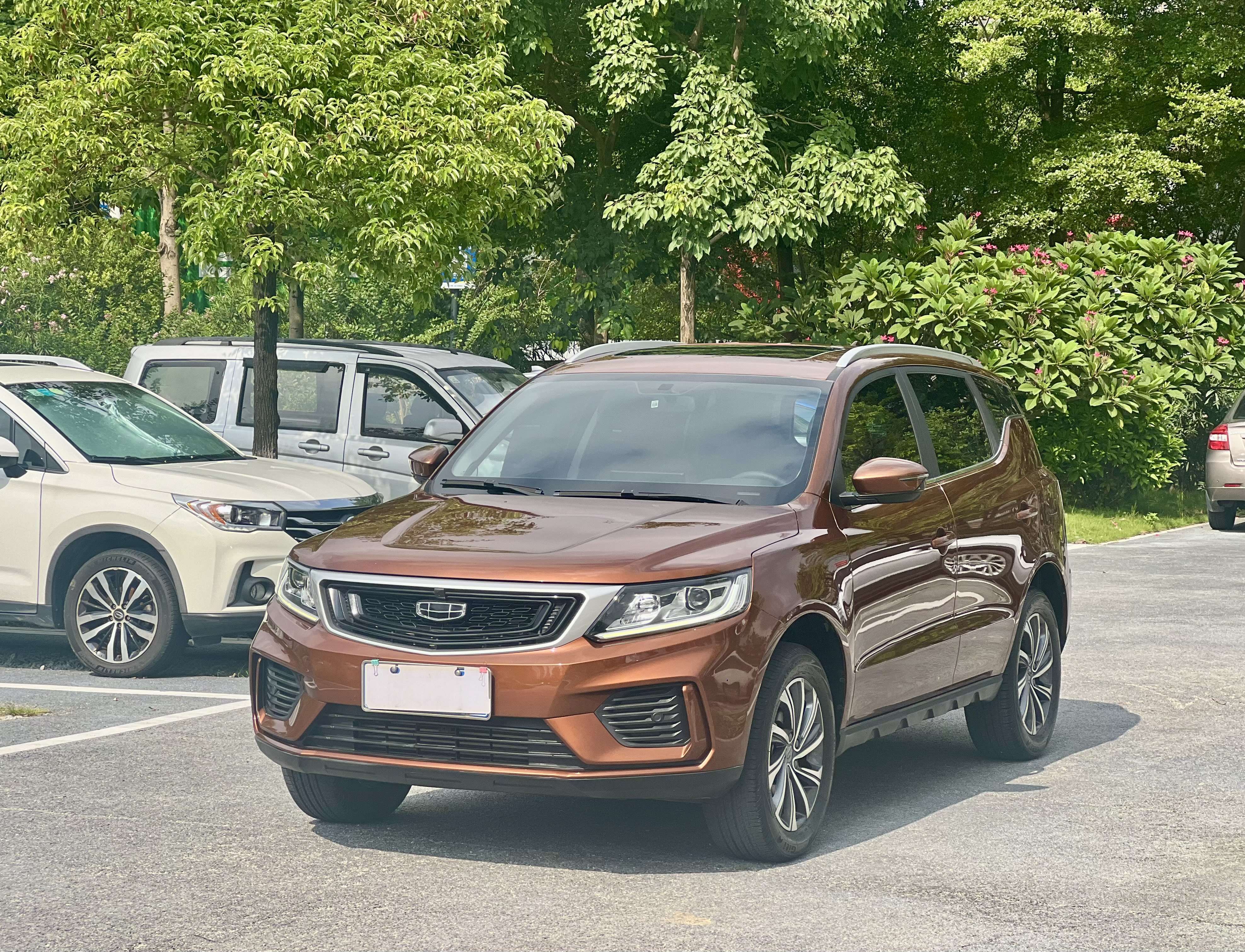 GEELY Vision X6 2021 car image #2