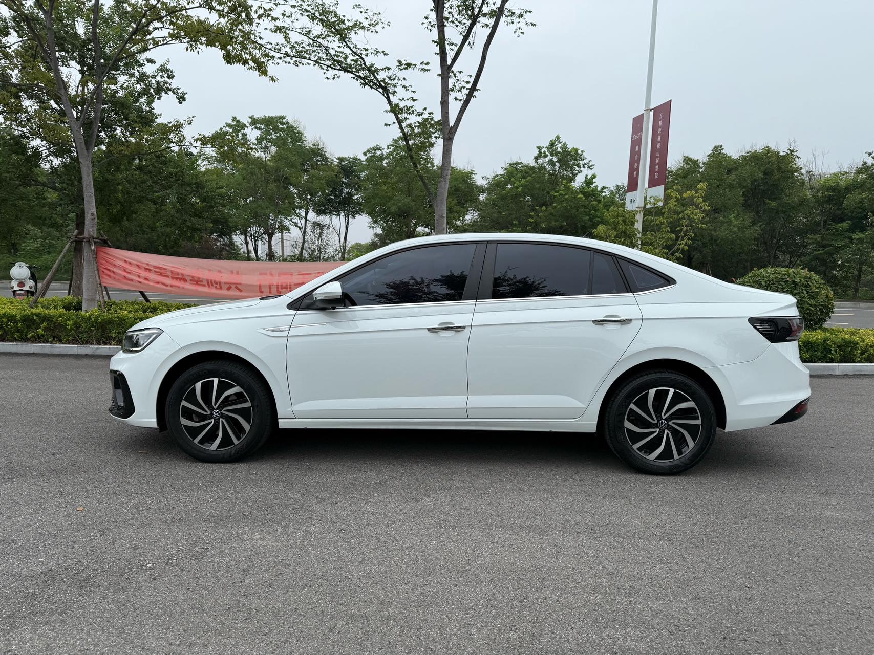 Volkswagen Lavida 2023 car image #11