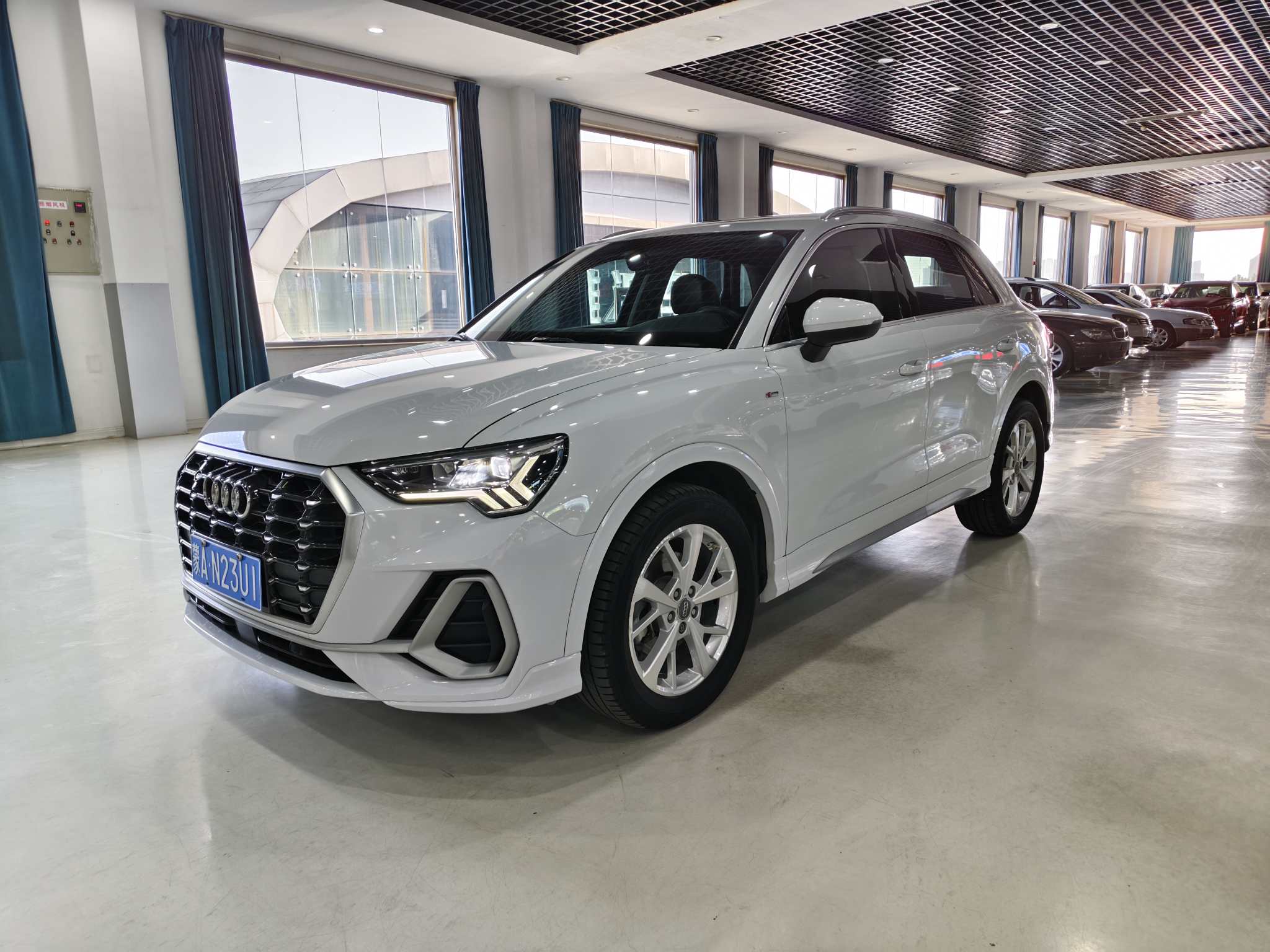 Audi Q3 2019 #2 Audi Q3 2019 car image #2