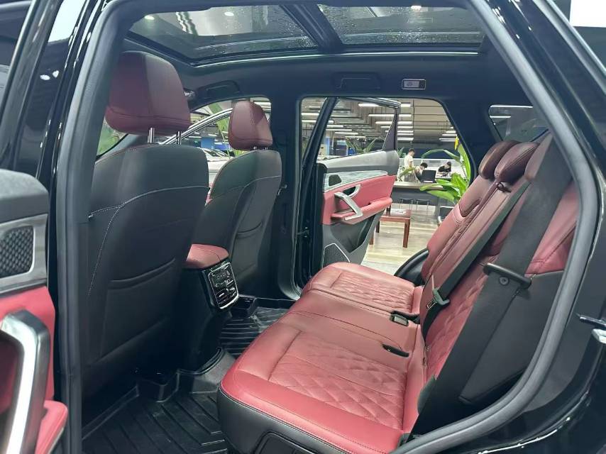 Jetour X70 PLUS 2023 car image #7