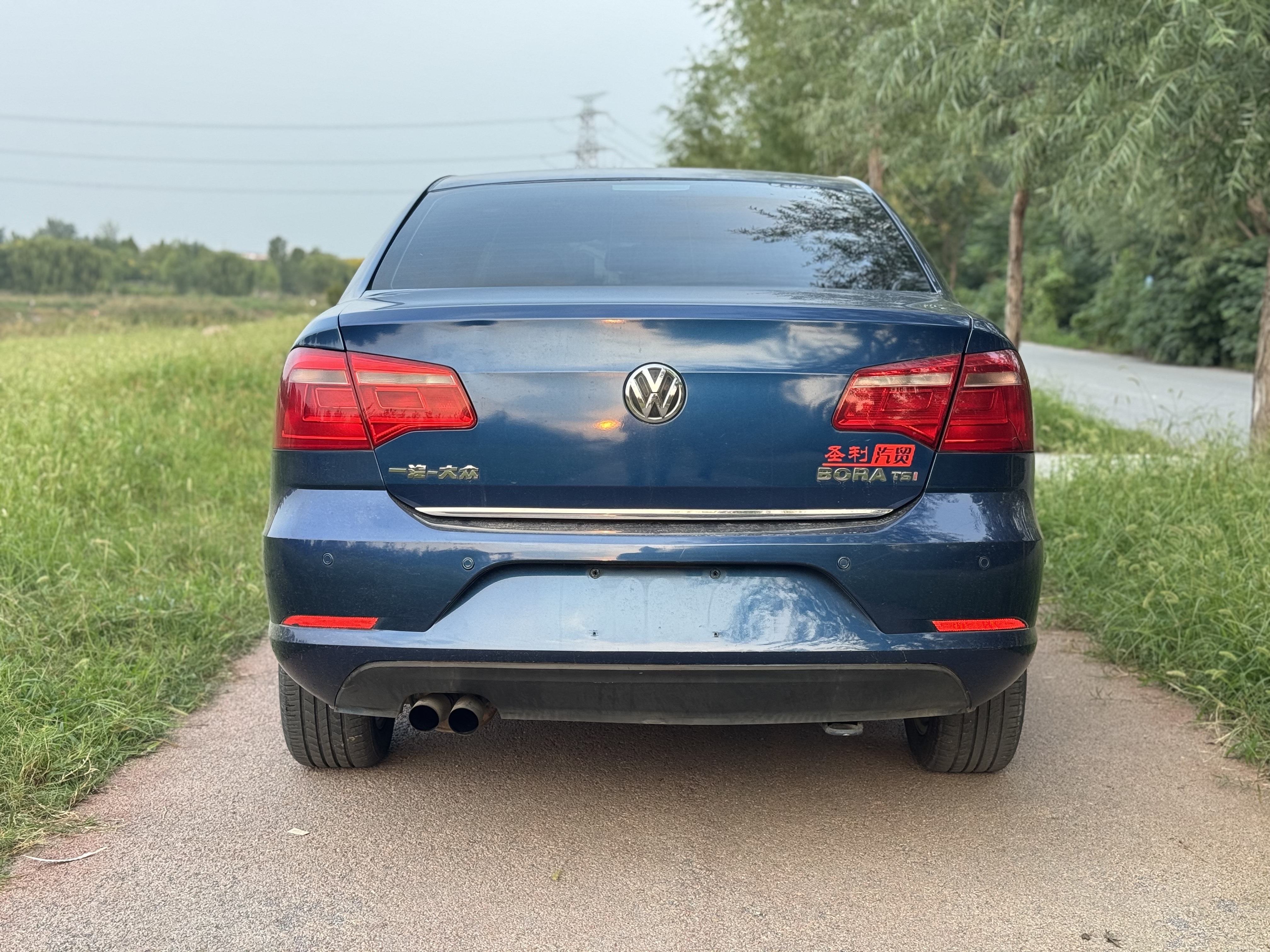 Volkswagen Bora 2013 car image #10