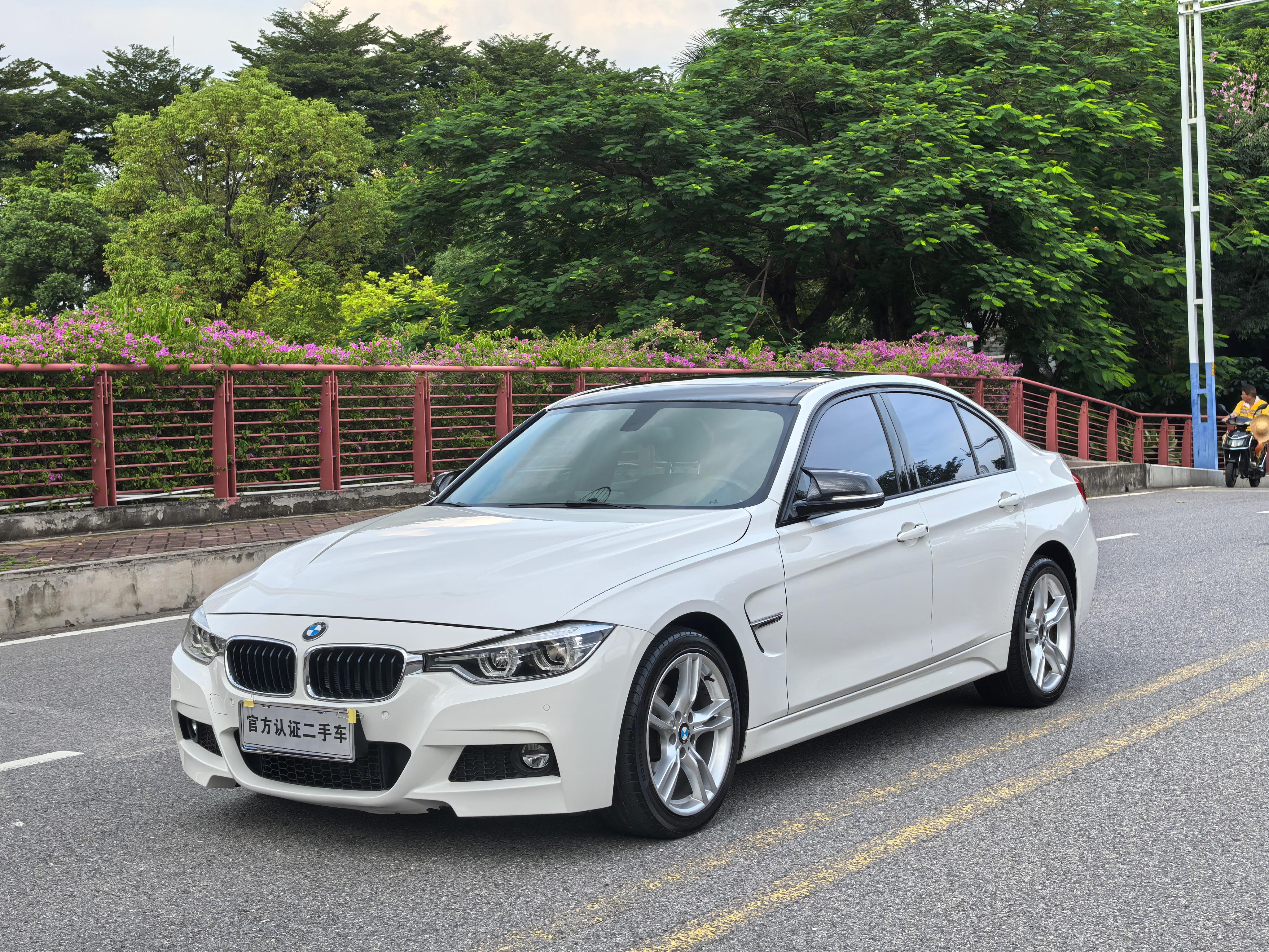 BMW 3 Series 2018 car image #2
