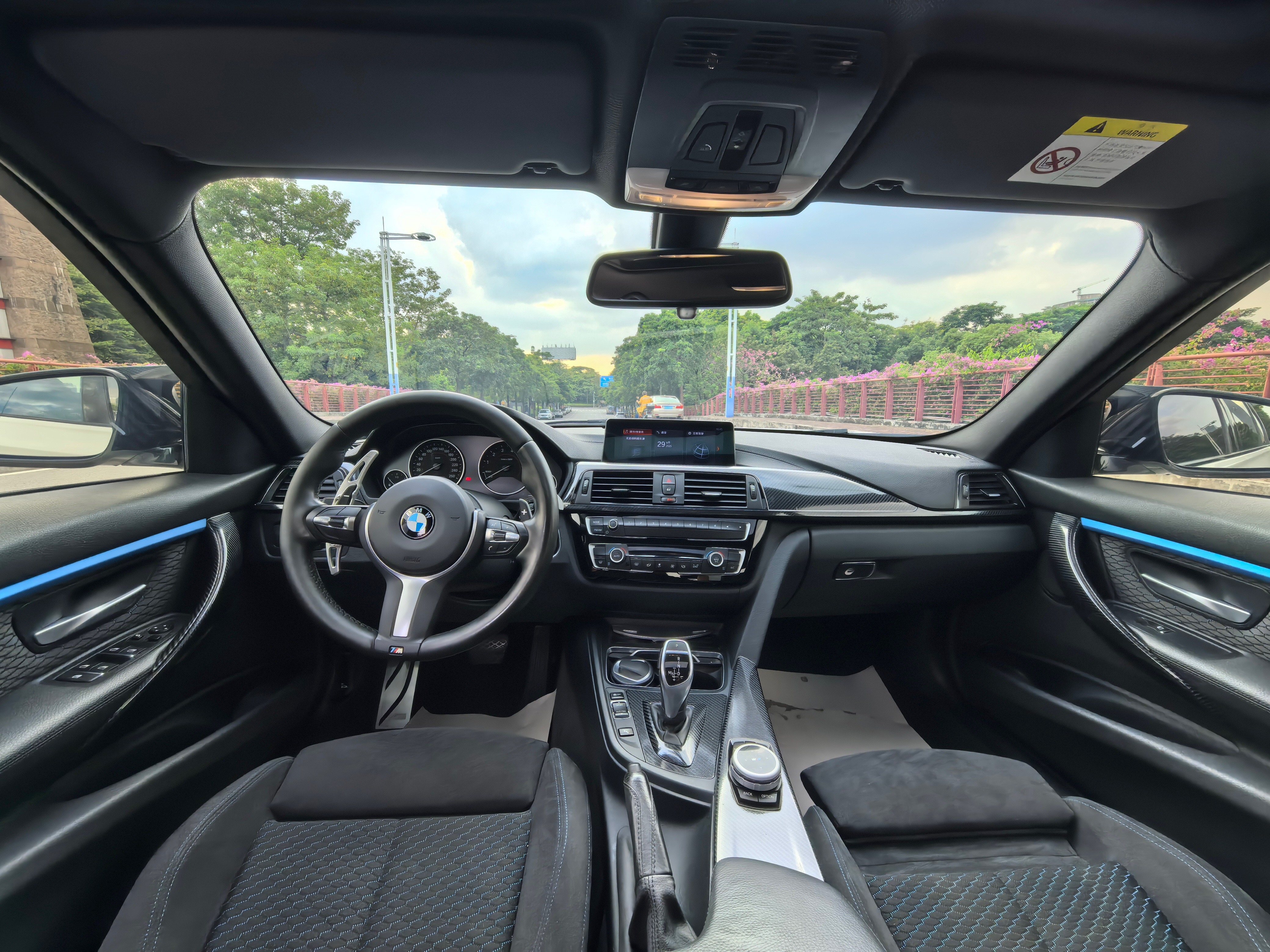 BMW 3 Series 2018 car image #8