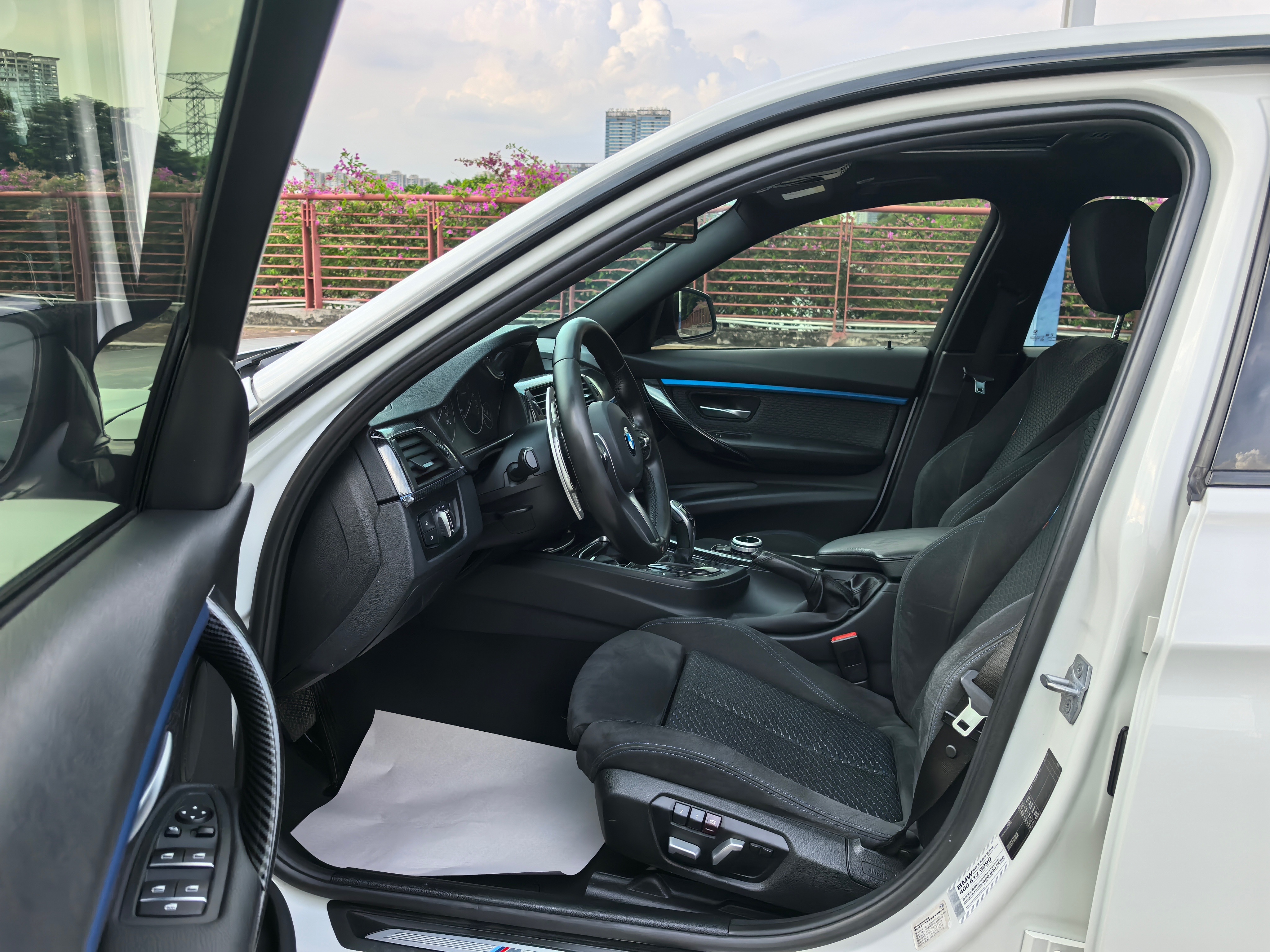 BMW 3 Series 2018 car image #6