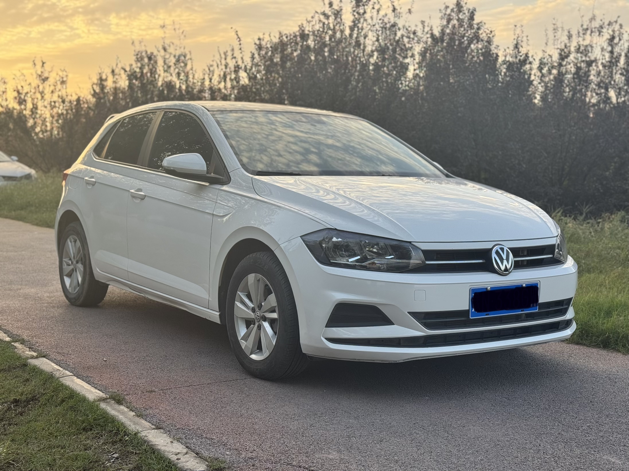 Volkswagen Polo 2020 car image #3