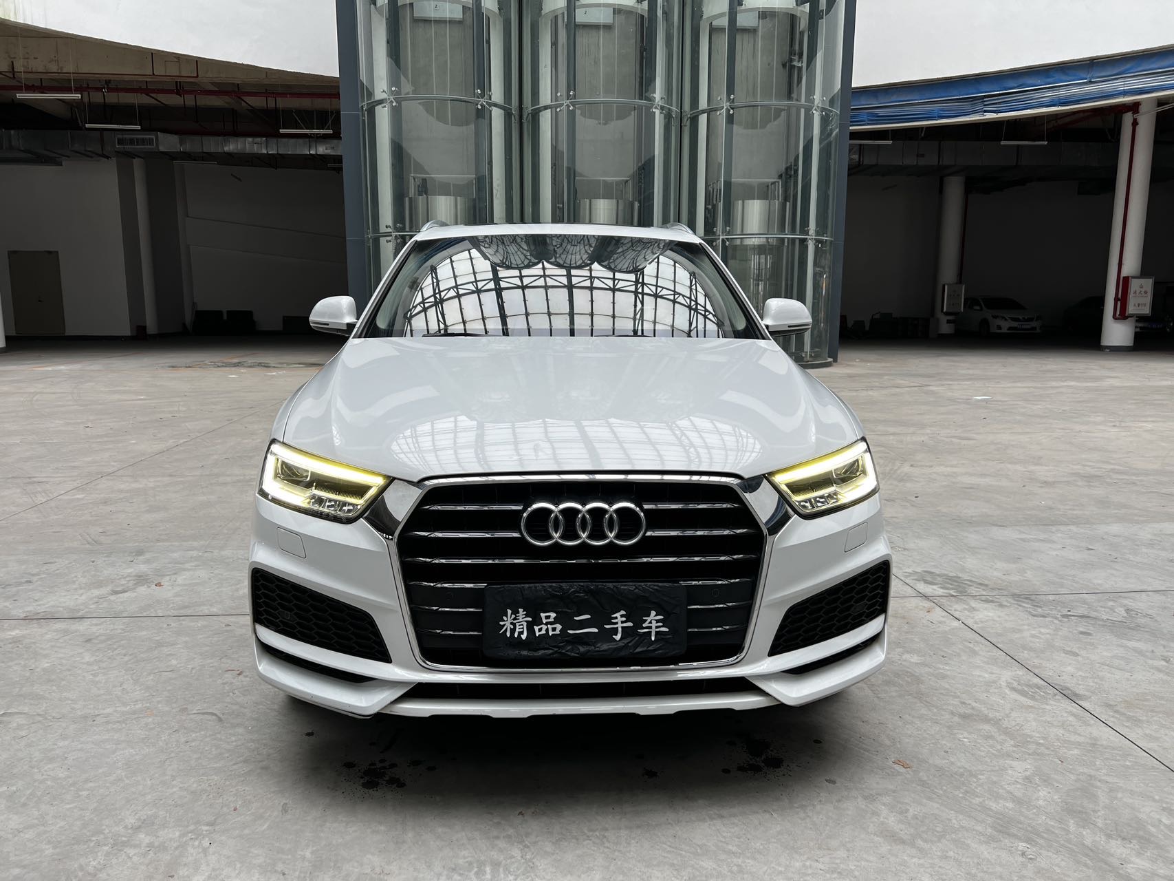 Audi Q3 2019 car image #4